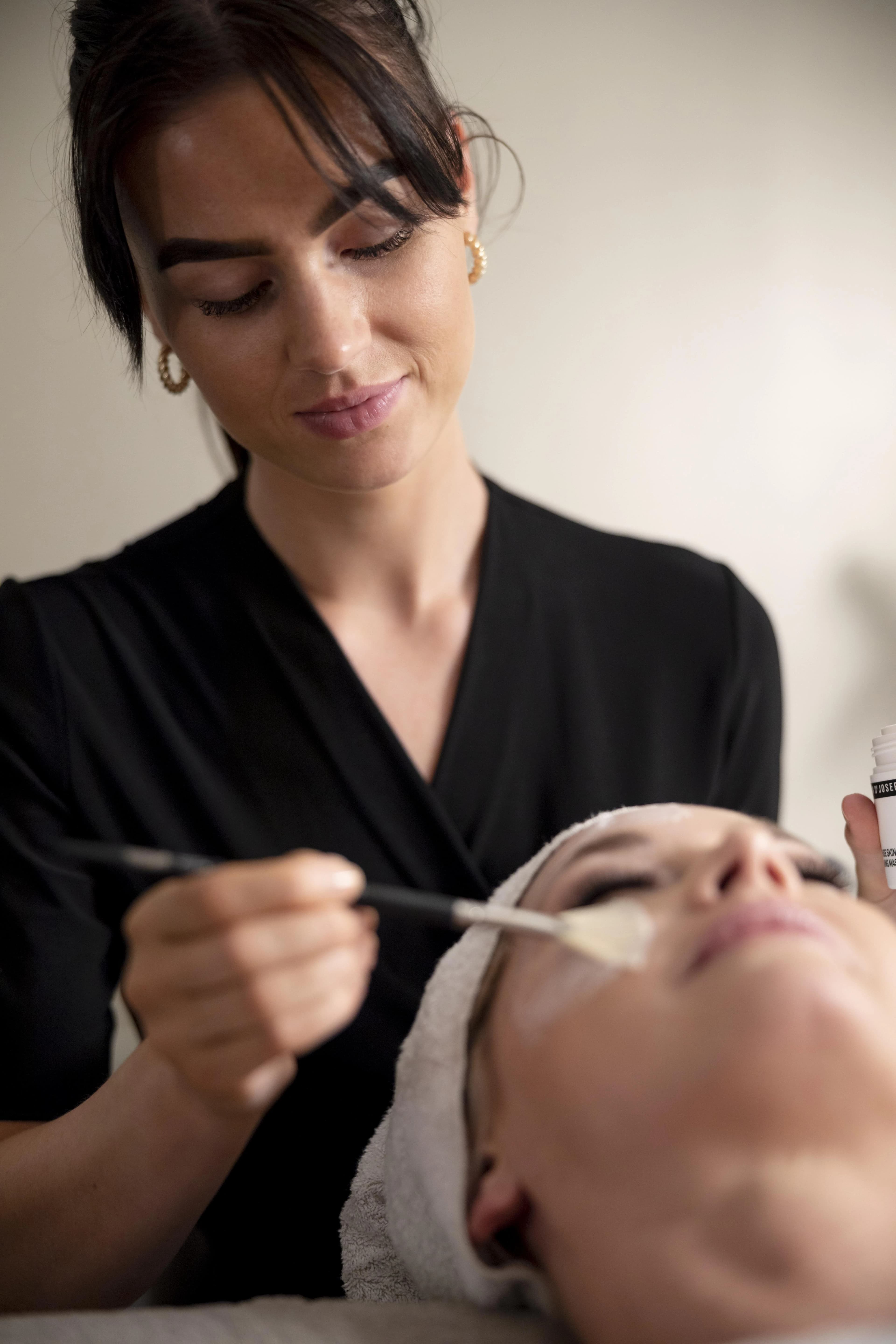 Laat onze acnebehandeling het beste in je huid naar boven halen! - Hoofdafbeelding